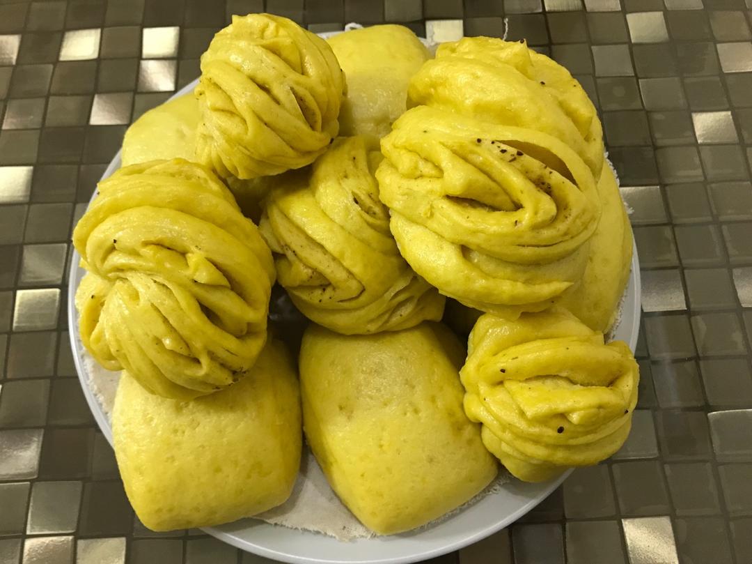 新手也可以--详解如何做出人见人爱、金黄的南瓜馒头