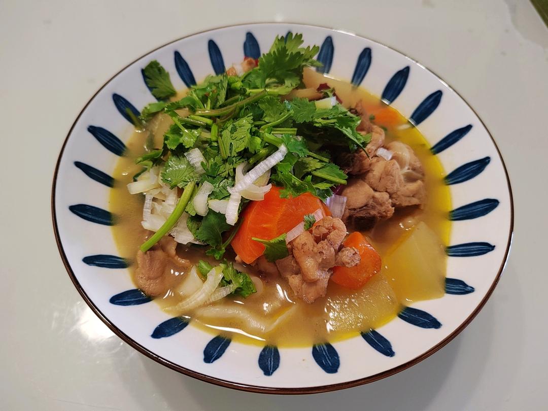 叮，土豆炖鸡块来啦，超级下饭！汤汁和米饭绝配😋