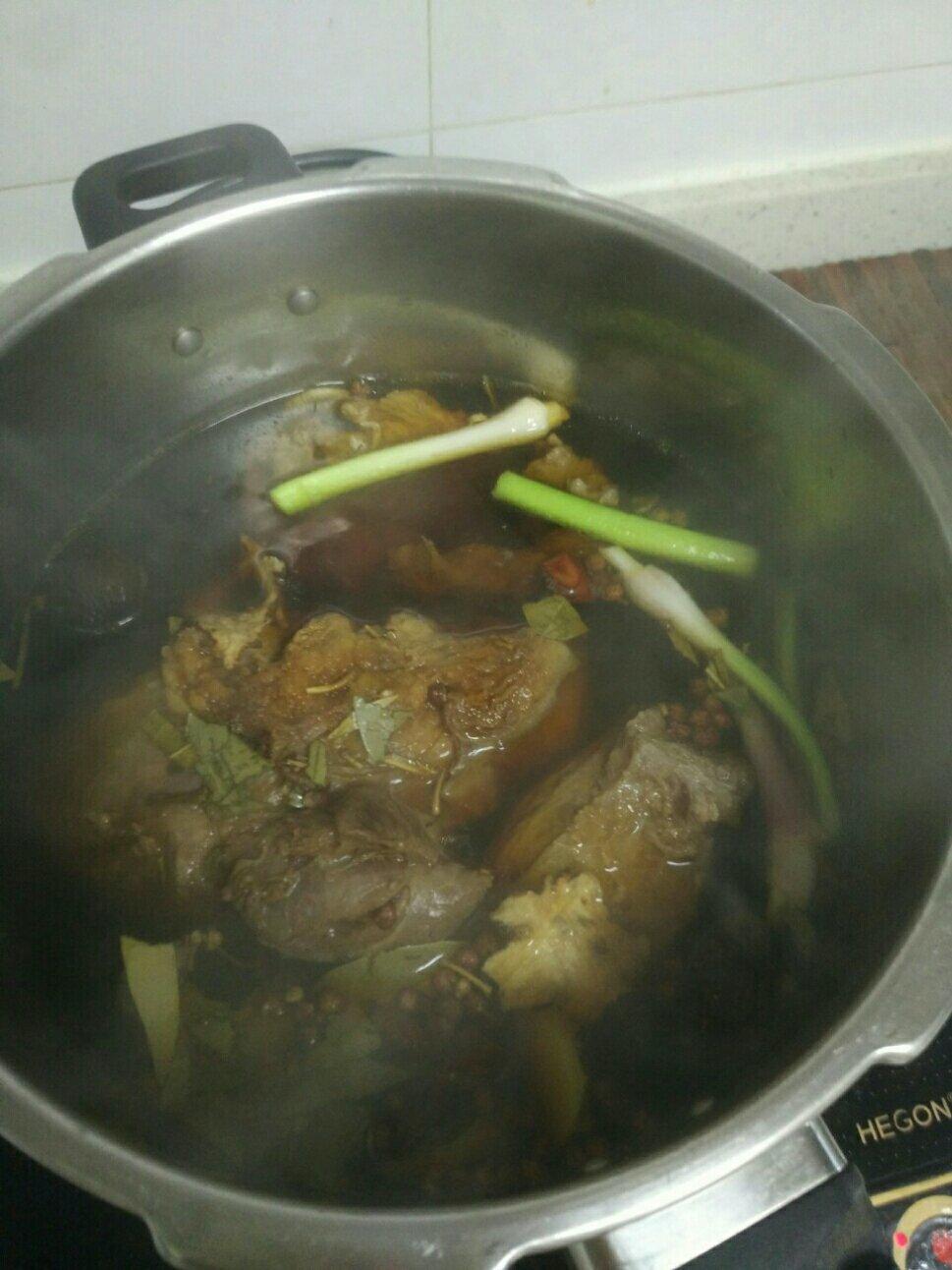 卤牛腱子（高压锅版）