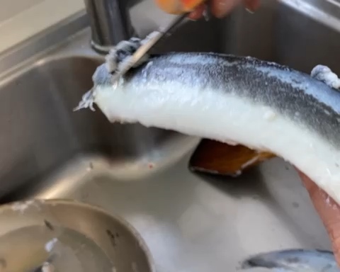 空气炸锅烤鳗鱼的做法 步骤2