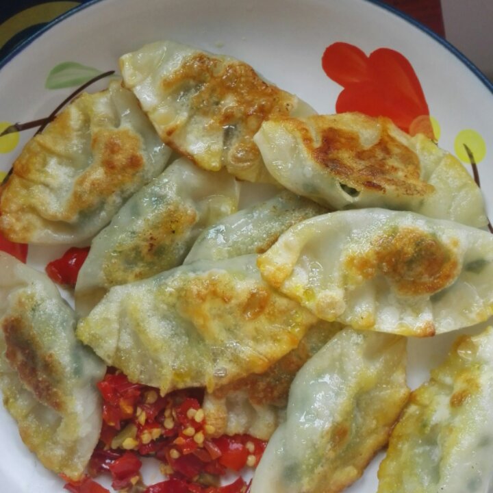 速冻水饺吃腻了吗~变锅贴吧(๑´ڡ`๑)