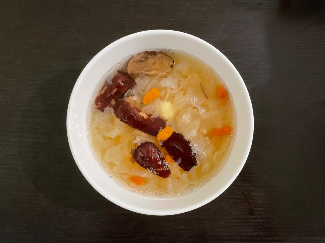 红枣枸杞银耳羹