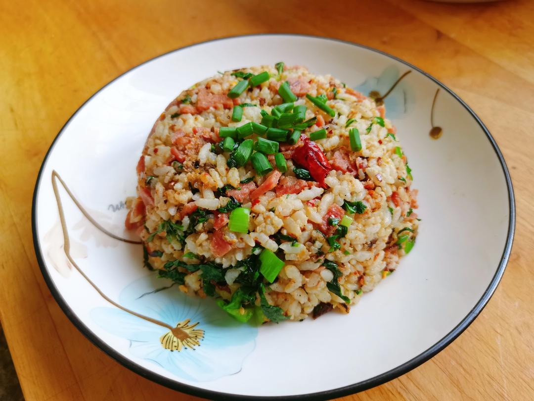鸡蛋培根炒饭