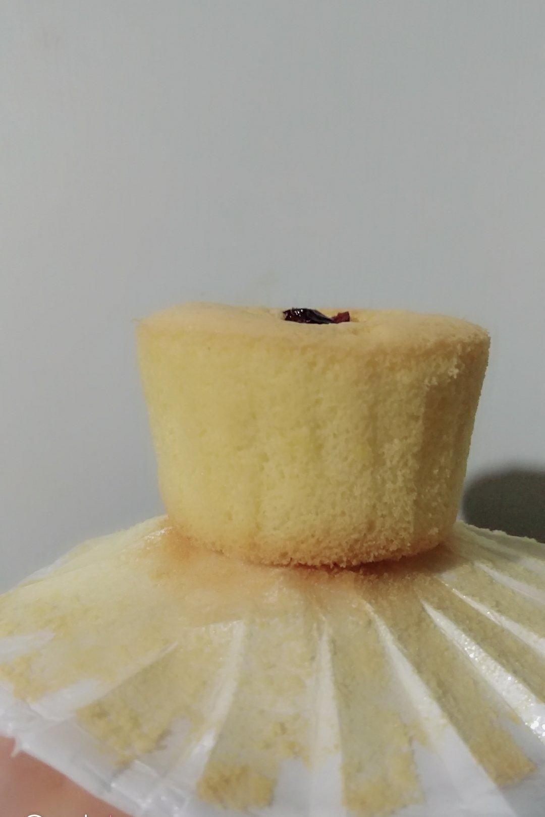 蔓越莓纸杯戚风小蛋糕