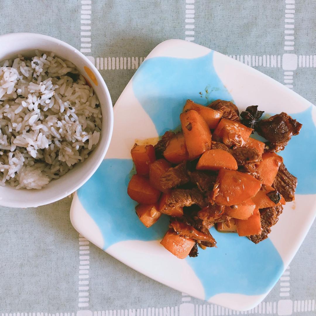 胡萝卜土豆烧牛腩