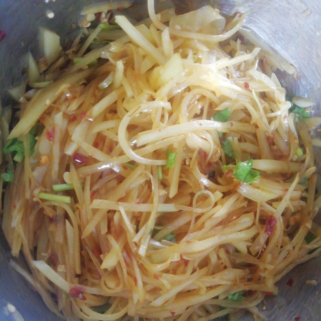 凉拌酸辣土豆丝