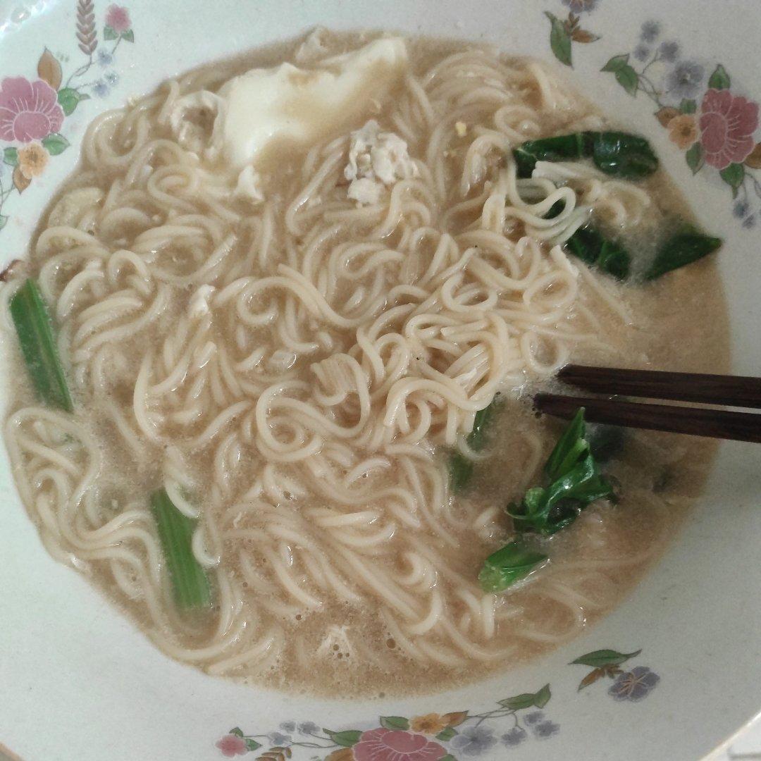 一碗热汤面🍜
