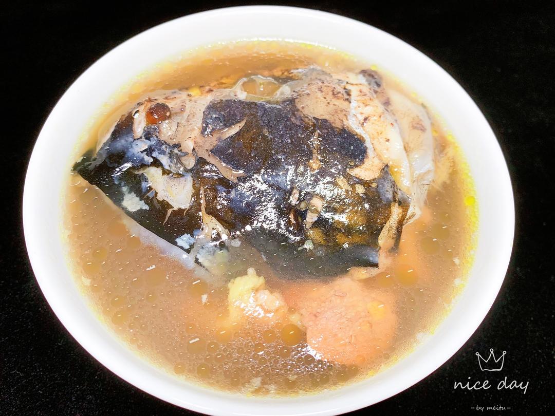 首乌黑豆鱼头汤