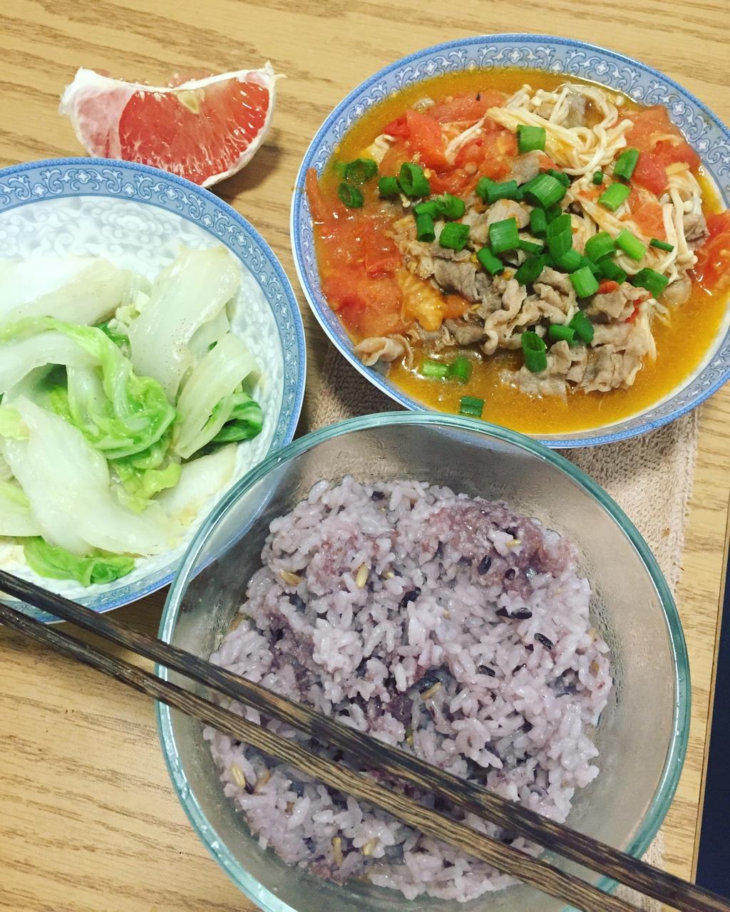 金针菇肥牛番茄锅