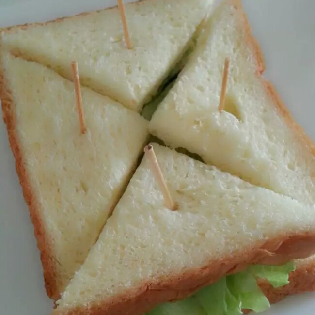 鸡蛋火腿三明治