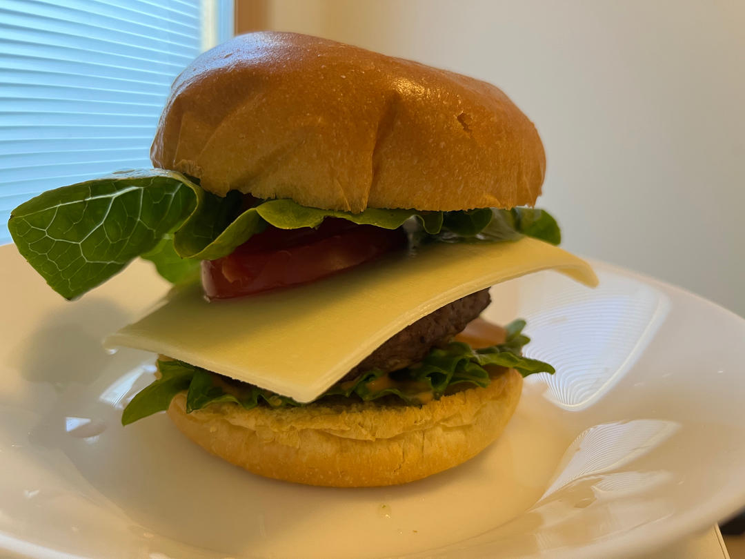 牛肉汉堡 煎出香嫩多汁的牛肉饼
