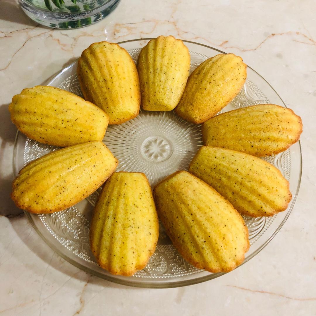 百香果玛德琳蛋糕