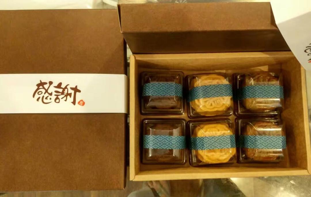 广式月饼—蛋黄莲蓉月饼