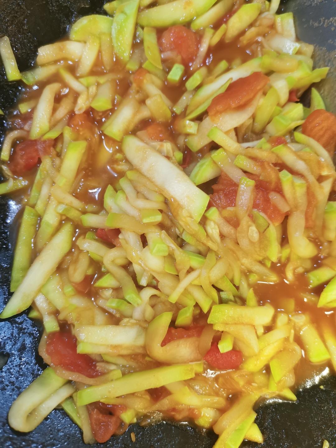 西红柿炒西葫芦