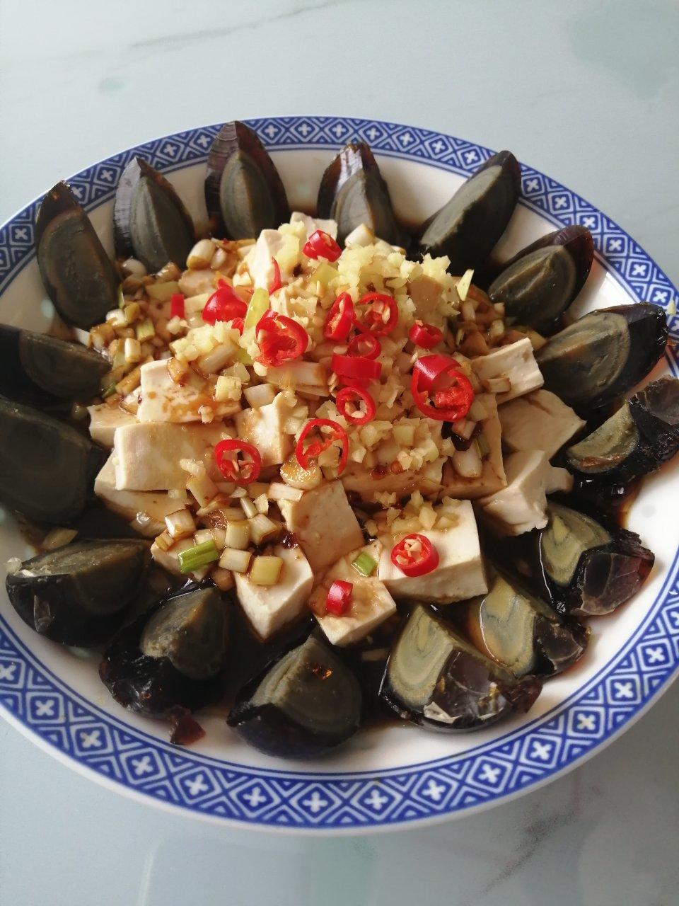 皮蛋拌豆腐