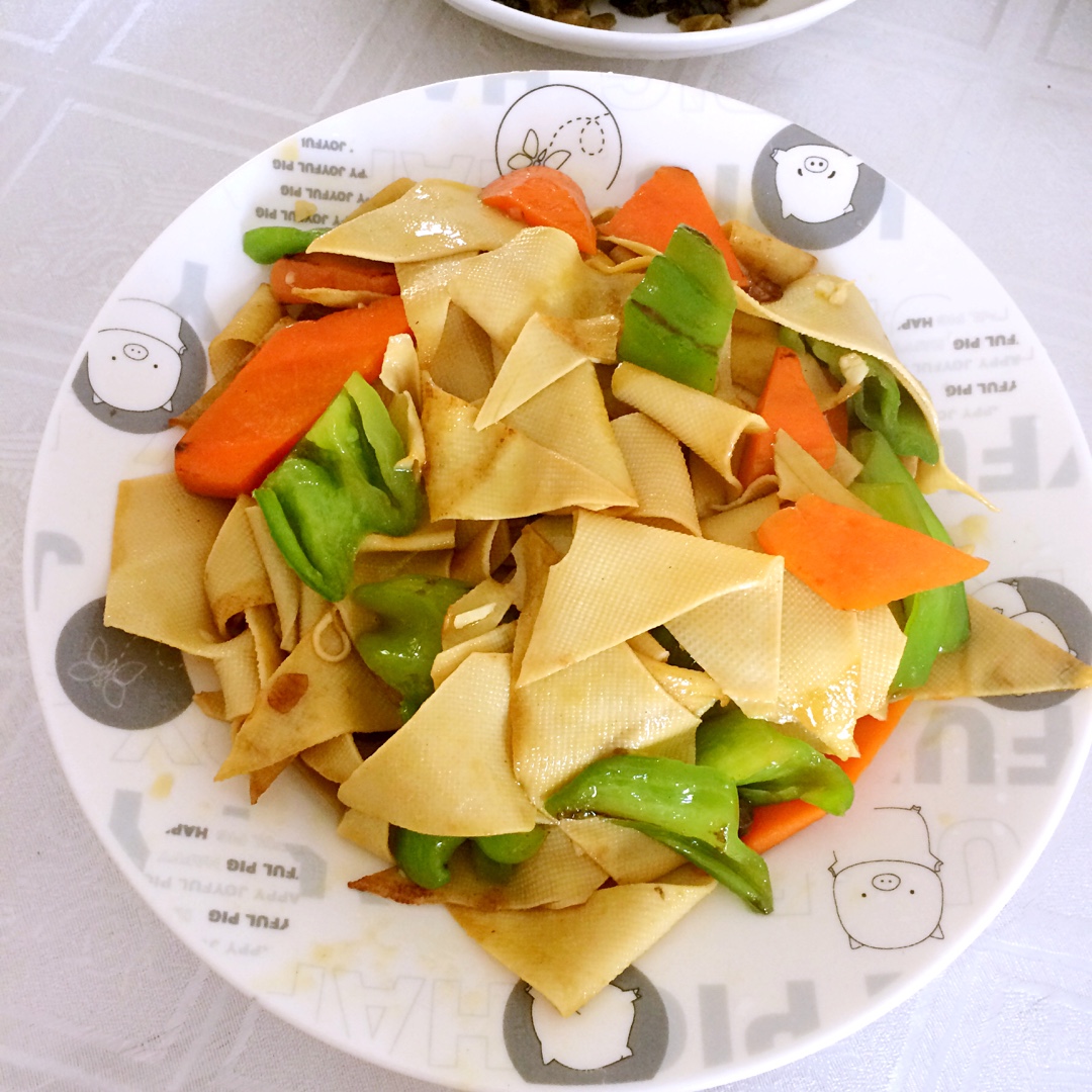 萧小玲做的尖椒炒干豆腐