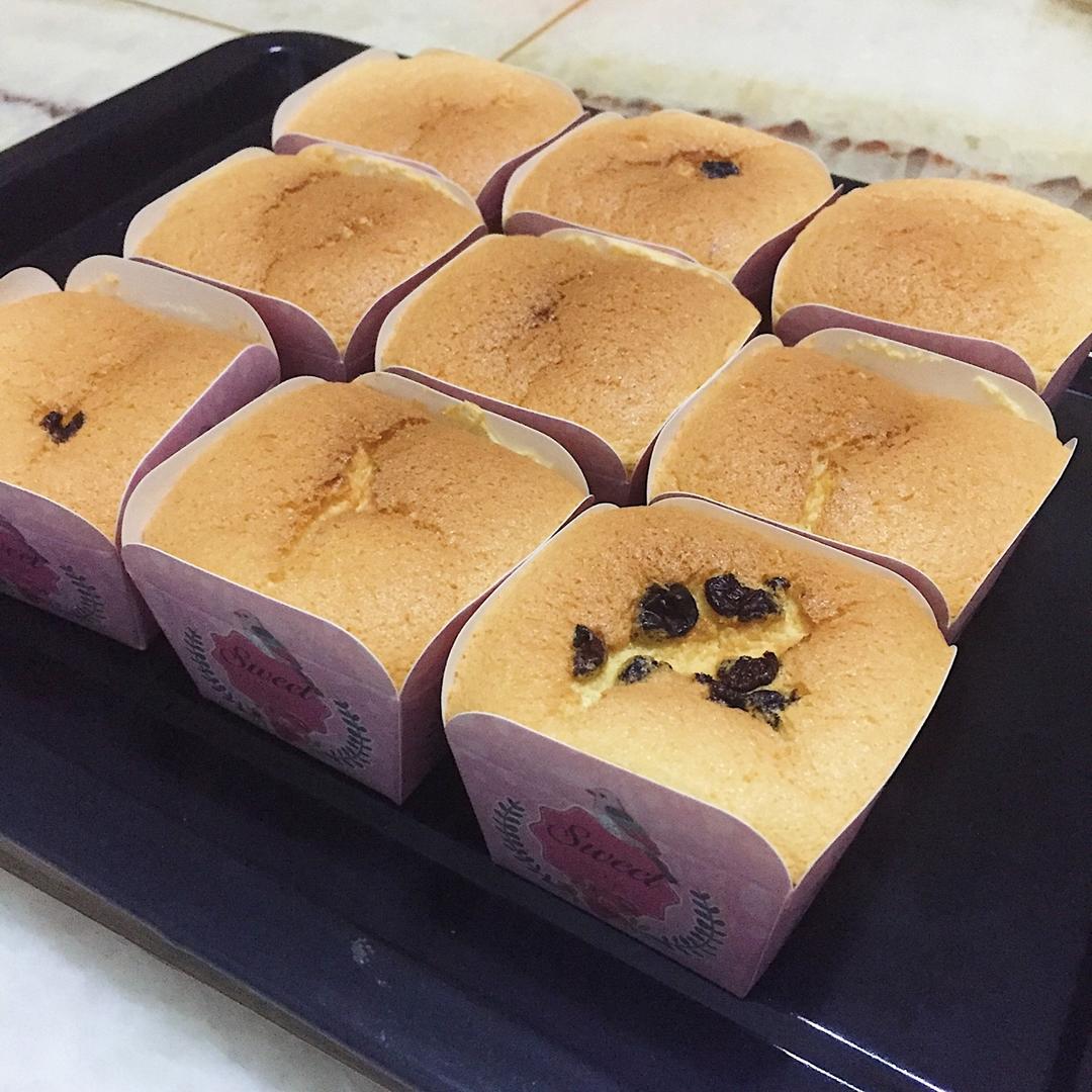 蔓越莓纸杯戚风小蛋糕