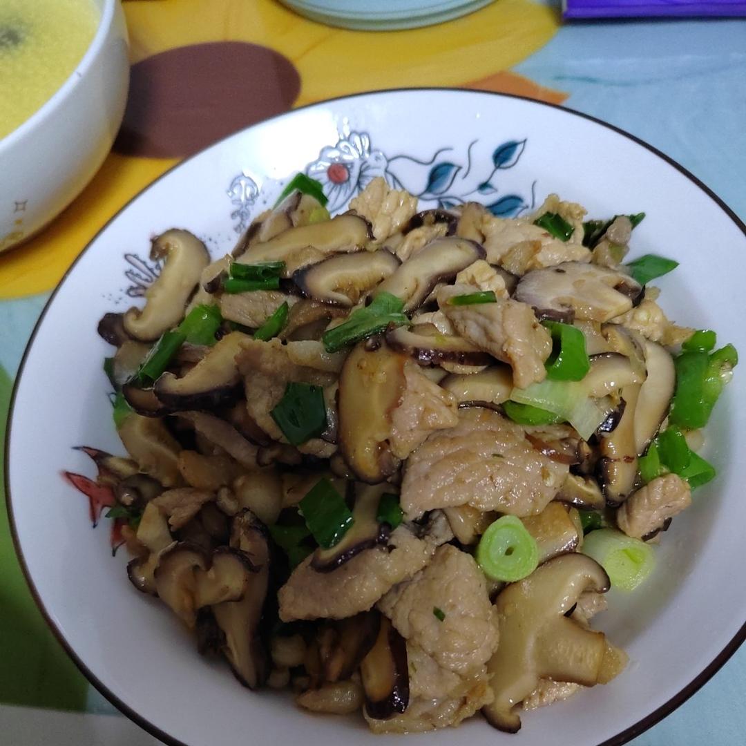 香菇炒肉｜贼香