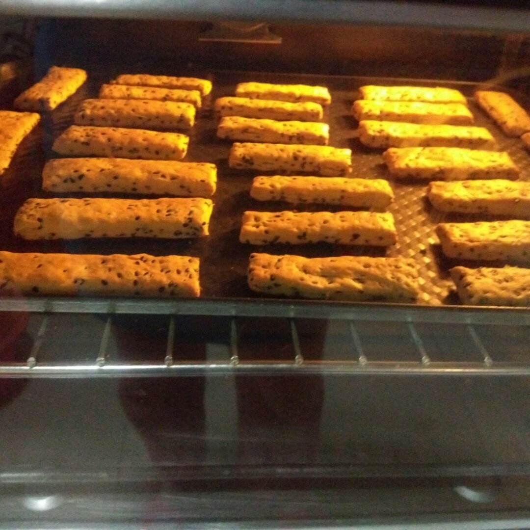 芝麻咸香饼干