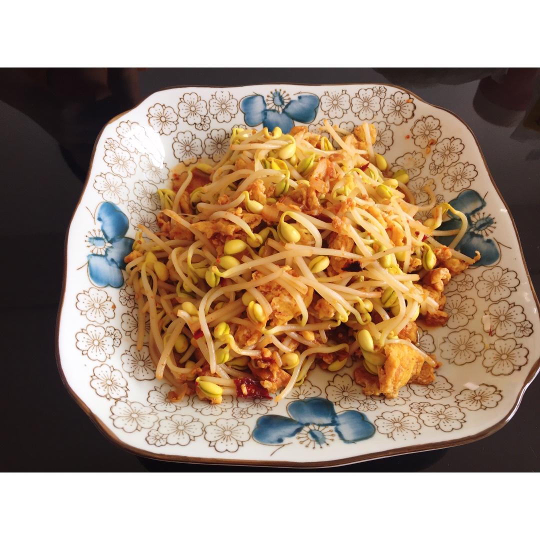 爱吃牌！豆芽加个蛋🥚