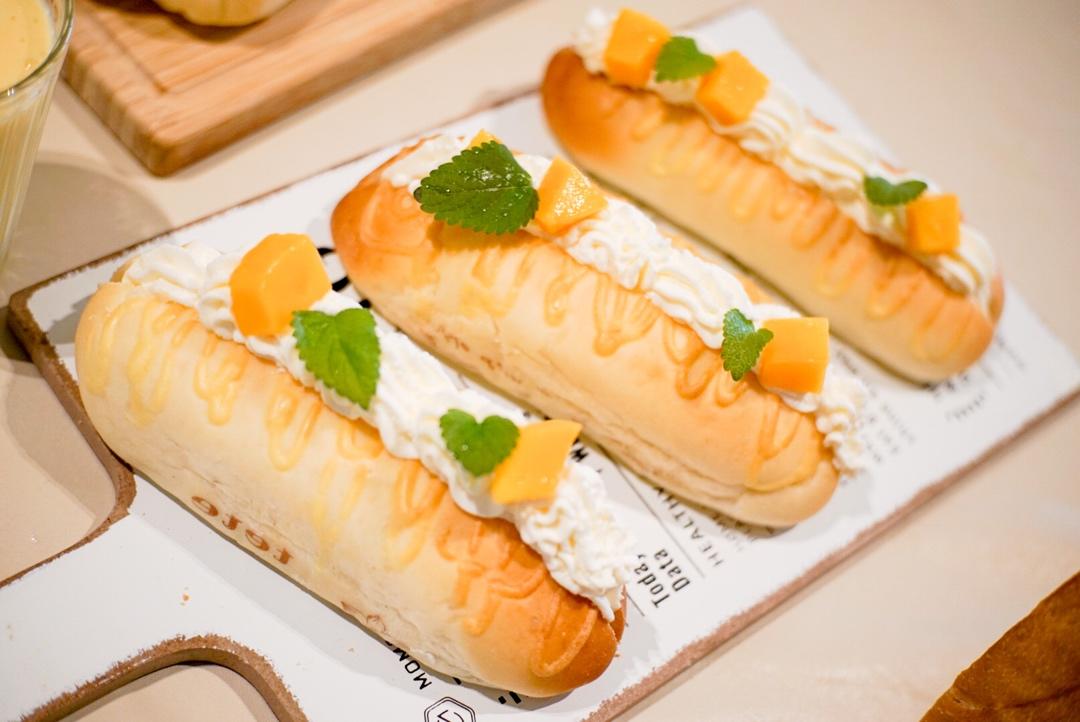 芒果鲜奶雪露面包