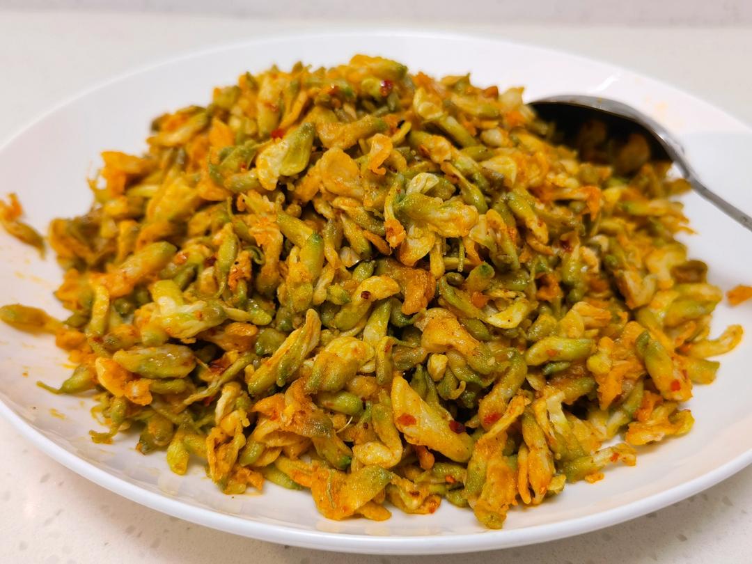 槐花麦饭