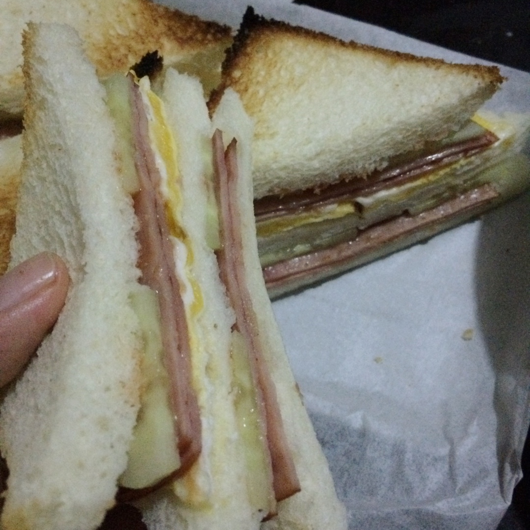 火腿芝士蛋三文治