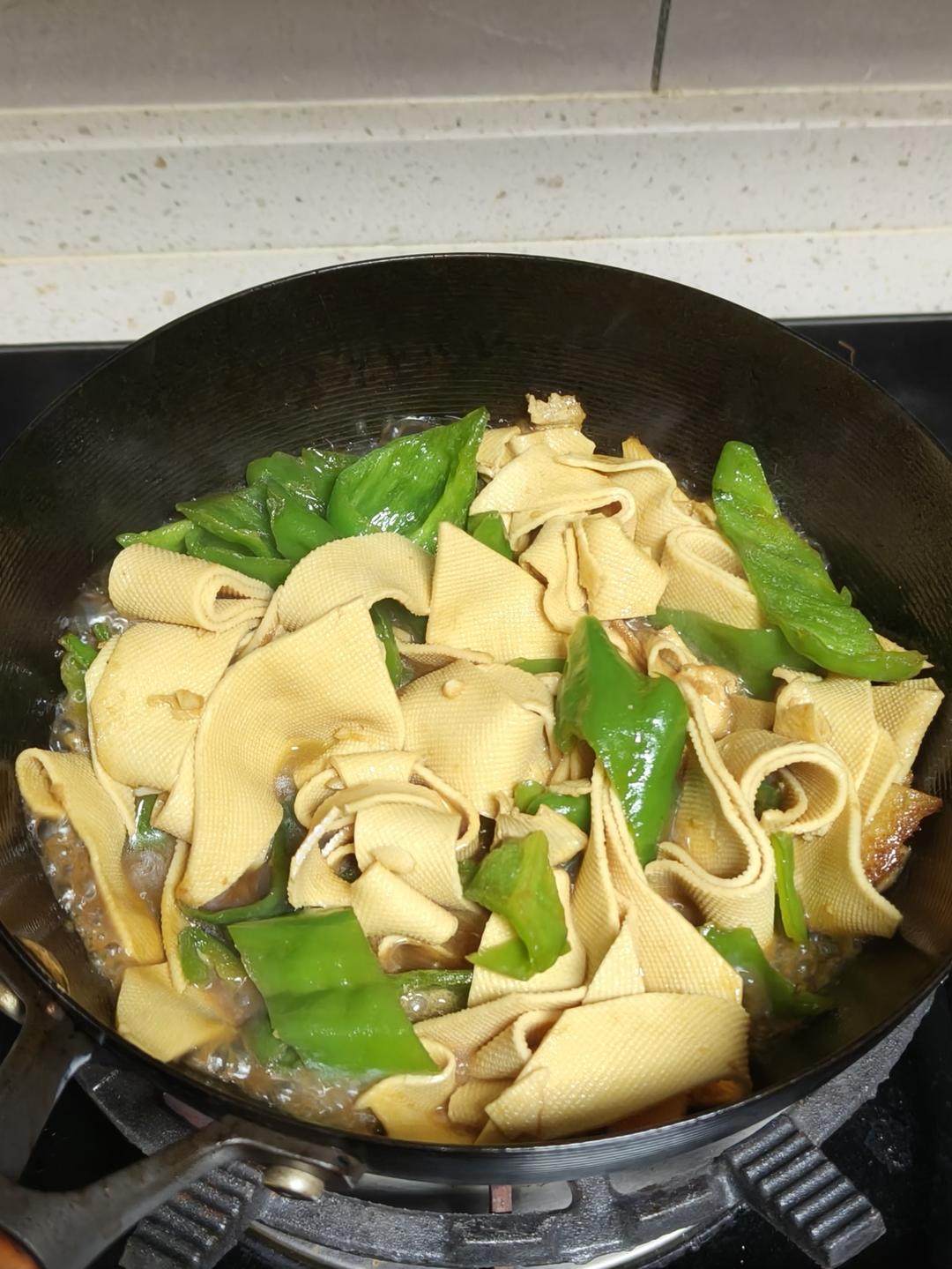 不用厨艺的尖椒干豆腐