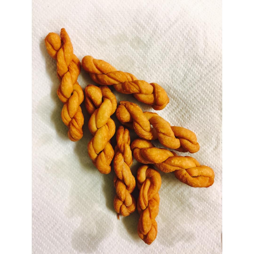 鸡蛋小麻花