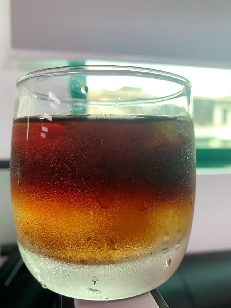 椰子水冰摇咖啡