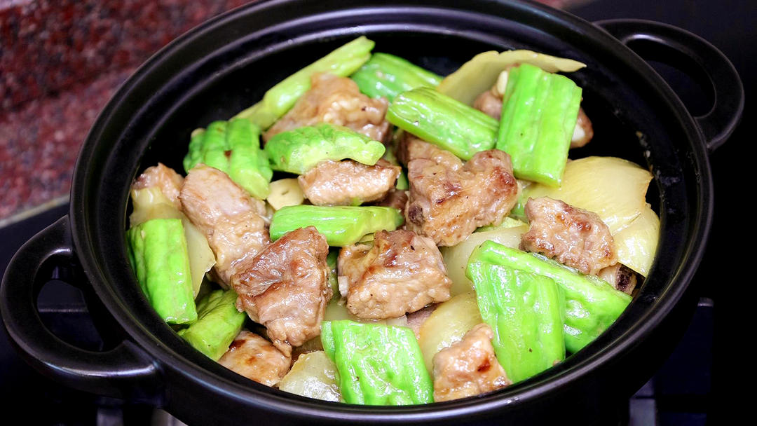 苦瓜排骨煲的做法