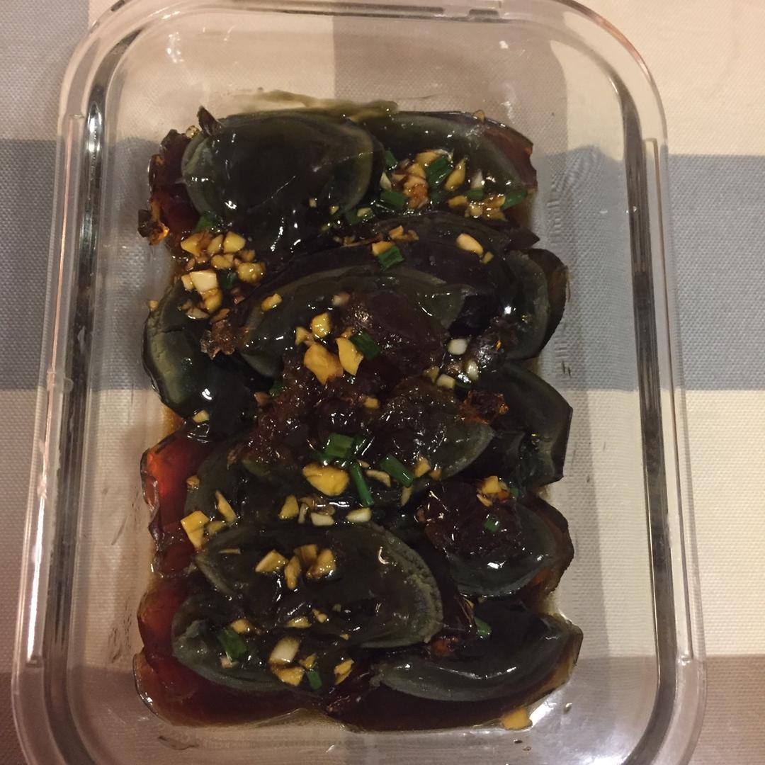 凉拌皮蛋
