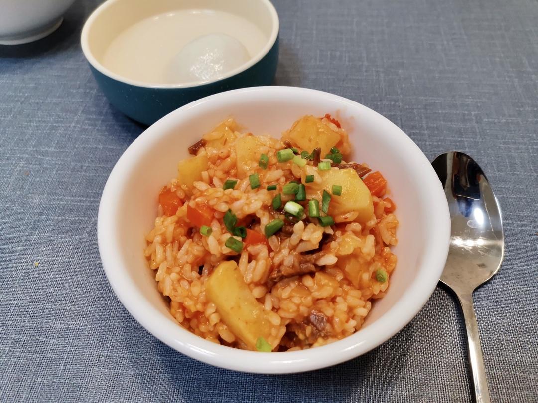 好吃爆、简单哭了的【番茄牛腩土豆烩饭】🍅