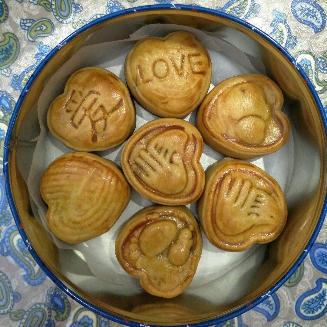广式月饼—蛋黄莲蓉月饼