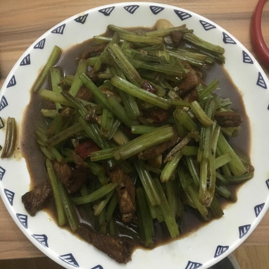 芹菜炒肉丝