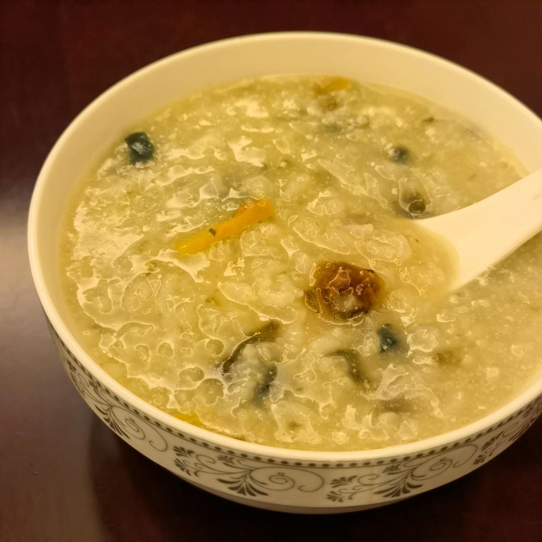 妈妈👩教我做的皮蛋瘦肉粥🥣简单快捷美味😋