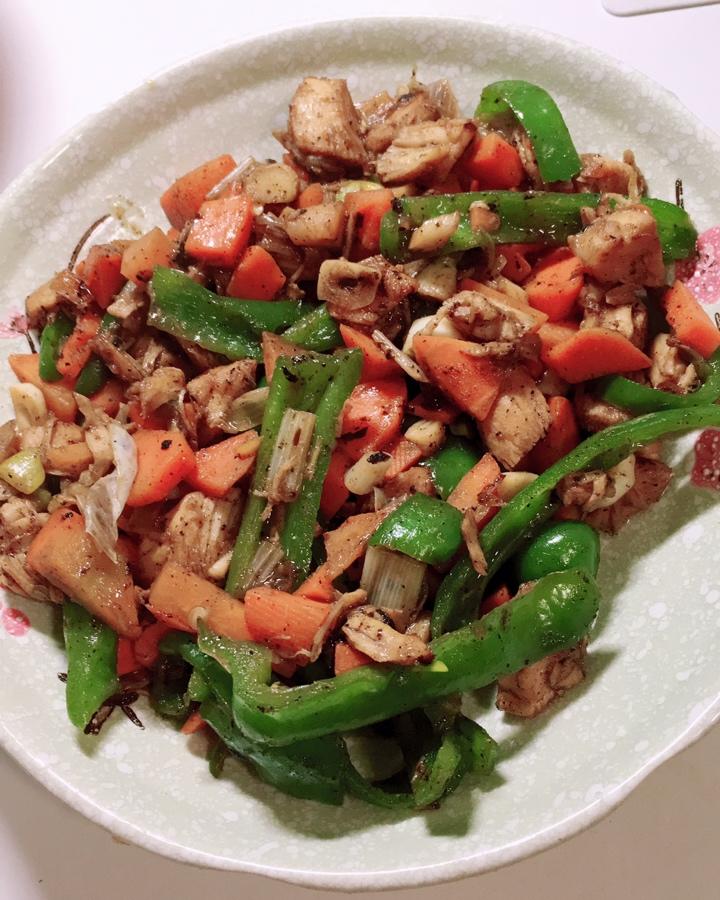 巧巧变瘦变漂亮做的青椒鸡肉胡萝卜