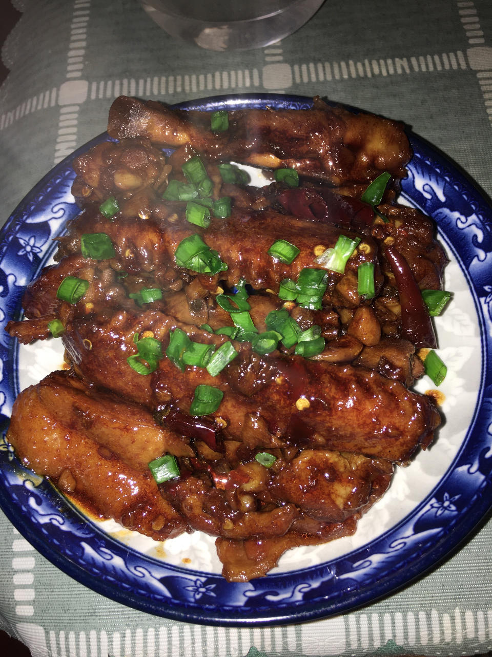 巨巨巨好吃😋香辣鸭翅