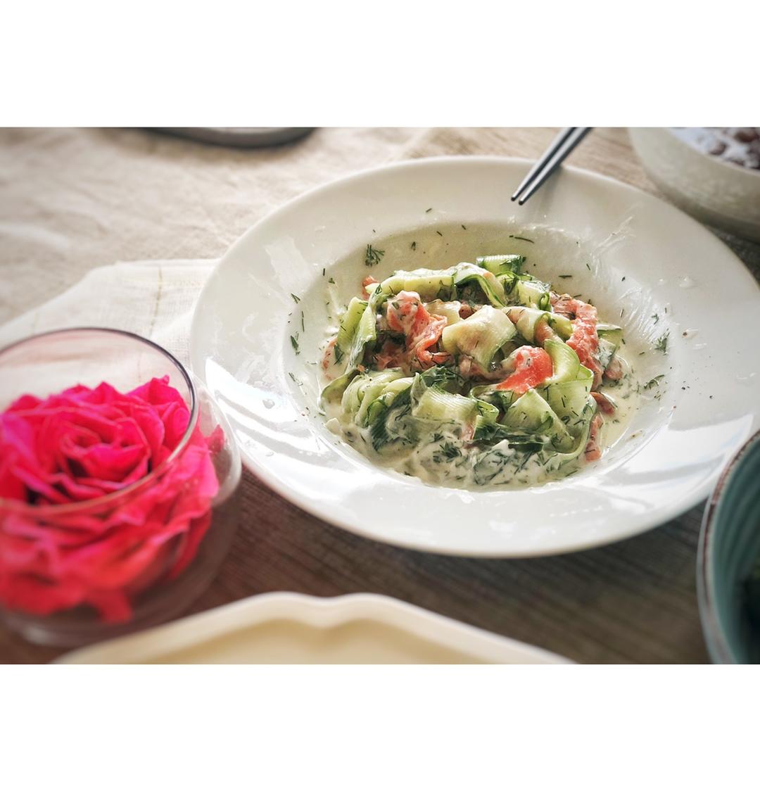 烟熏三文鱼黄瓜莳萝沙拉