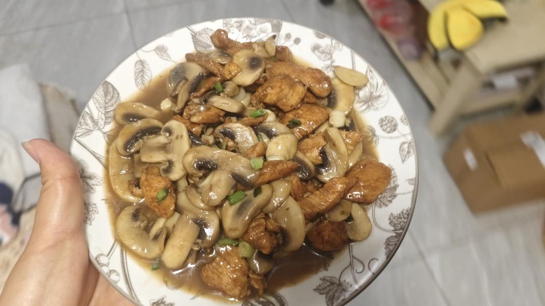 快手鸡胸炒蘑菇