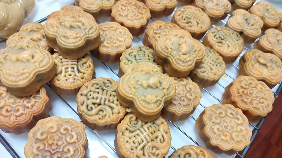 广式月饼—蛋黄莲蓉月饼