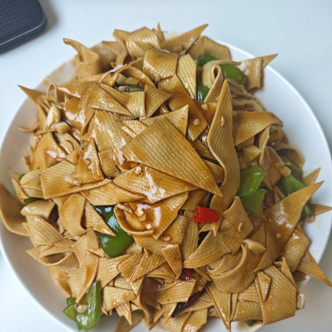 不用厨艺的尖椒干豆腐
