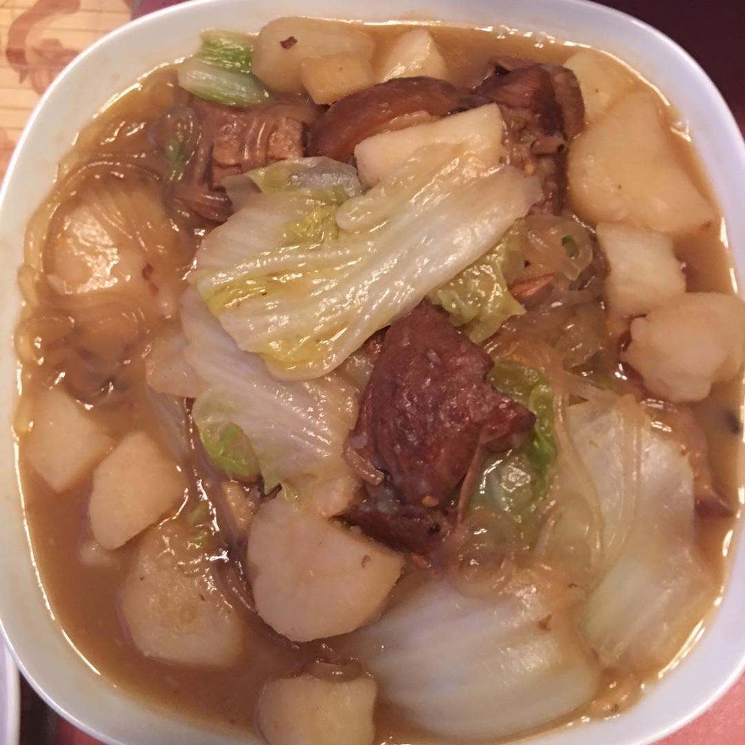 土豆红烧肉炖白菜