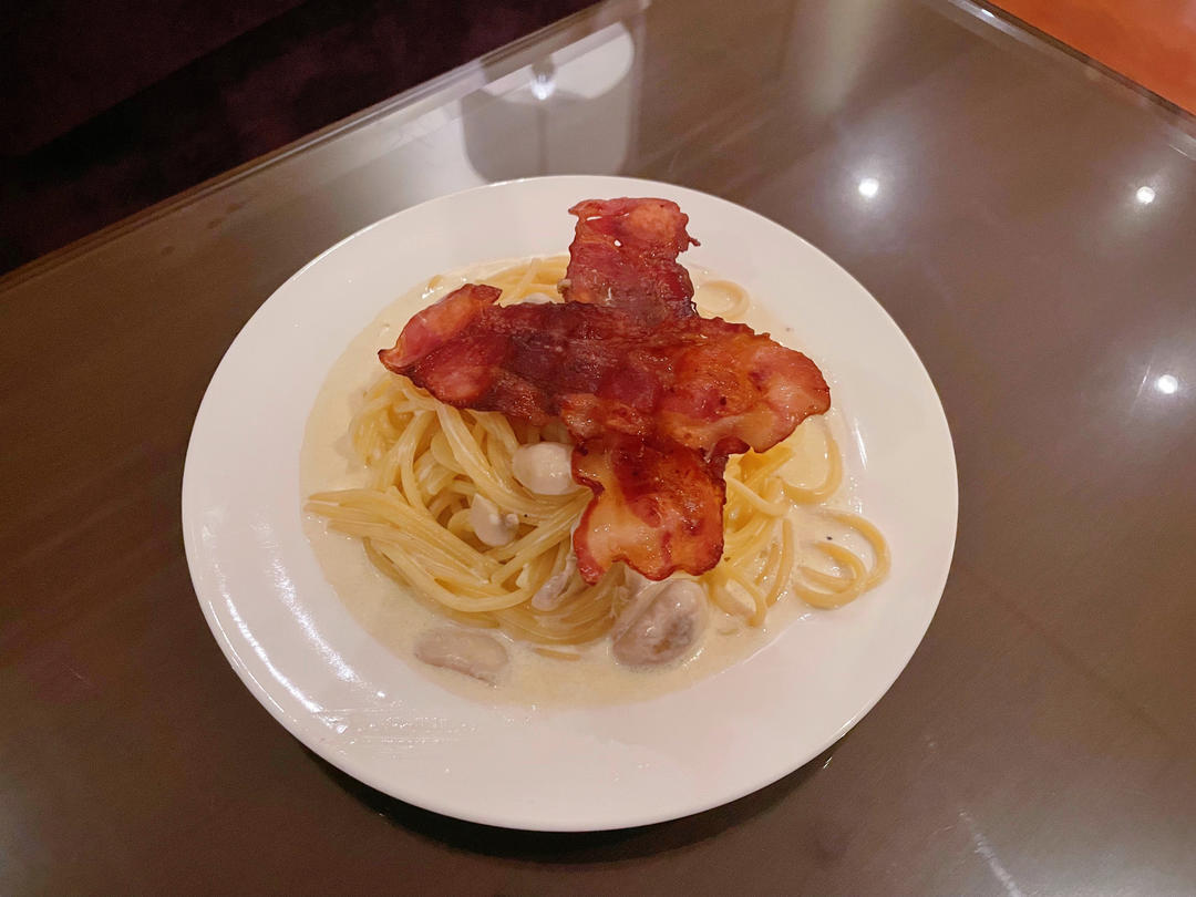 白汁蘑菇培根意粉