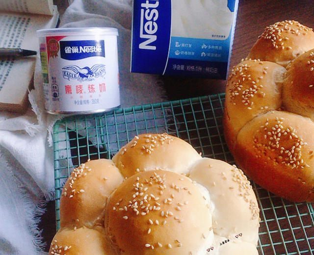 日式炼乳花朵小面包的做法