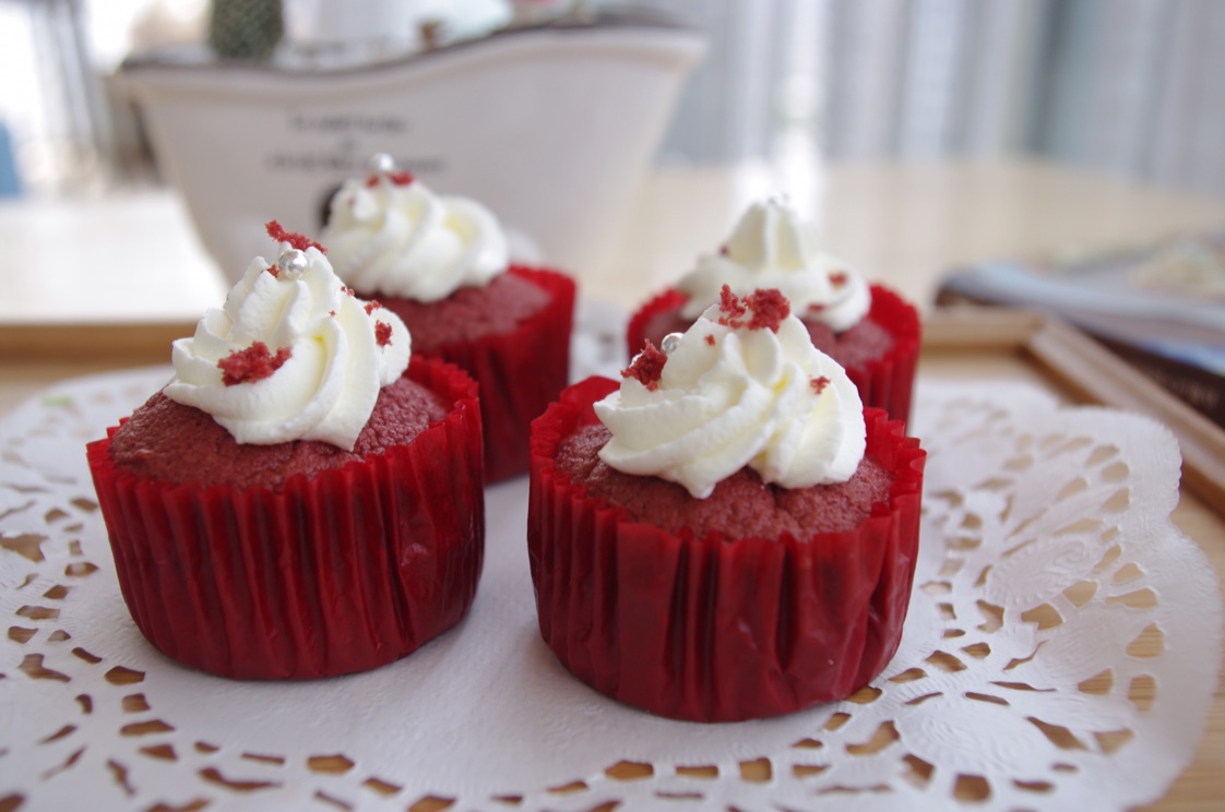 蟹老板为自己代言做的经典红丝绒杯子蛋糕(red velvet cupcake)