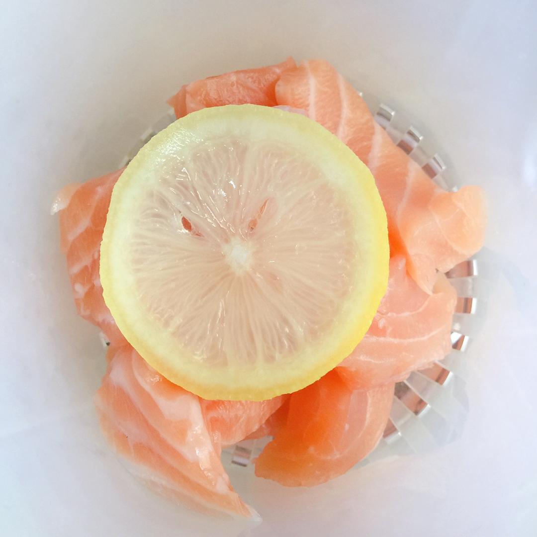 柠香三文鱼松-7M+宝宝辅食（无糖无盐无蛋）的做法 步骤2