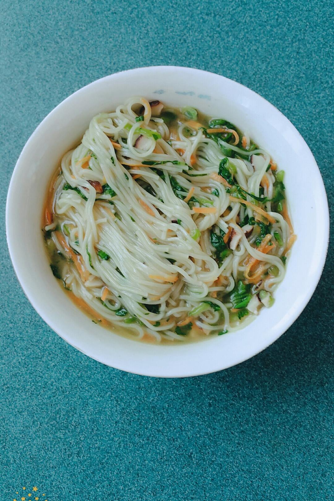 锘娅做的朴素的混汤面