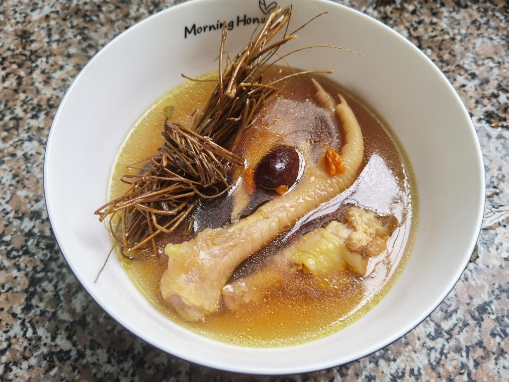 鸡骨草老鸡汤