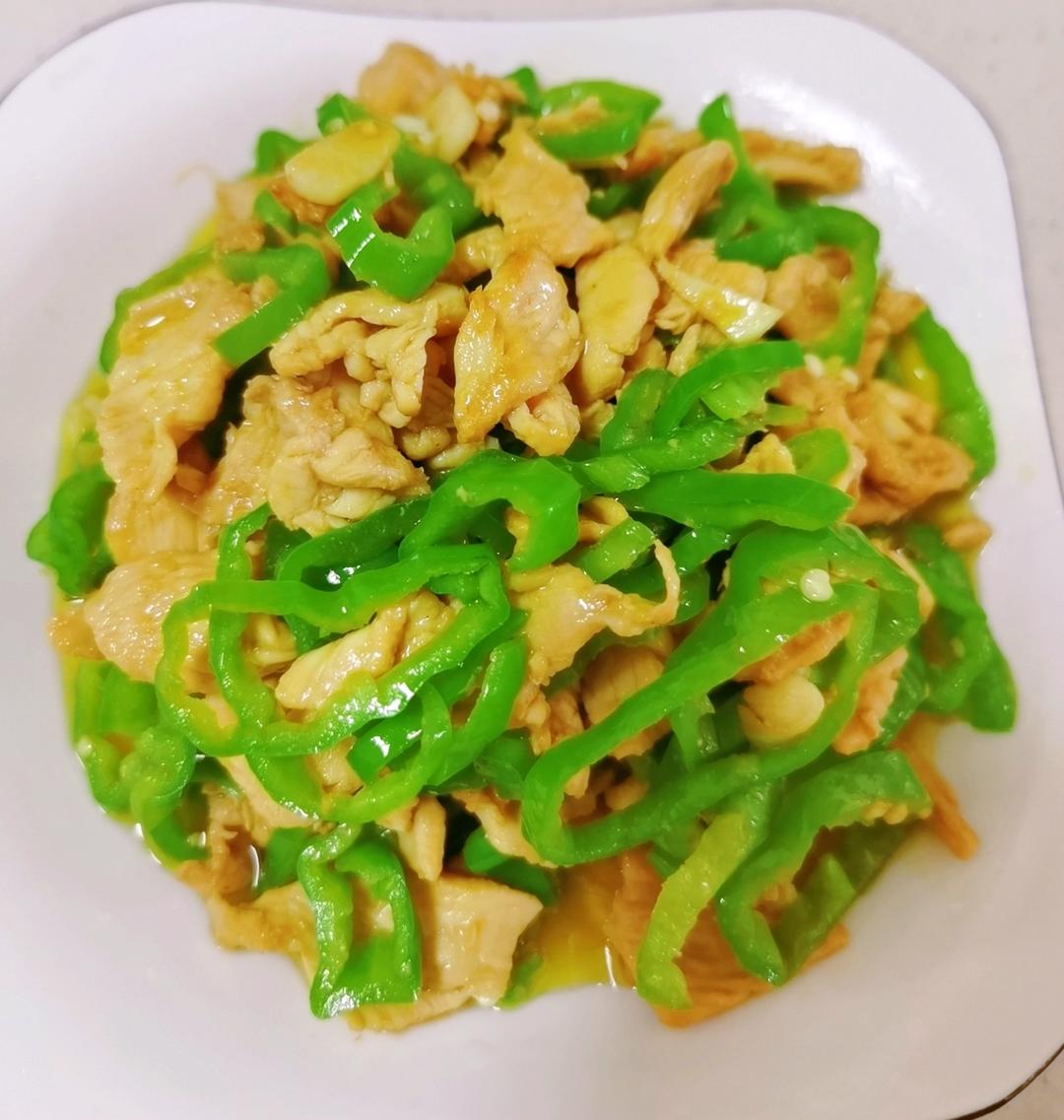巨好吃的青椒炒鸡胸肉丝，超下饭
